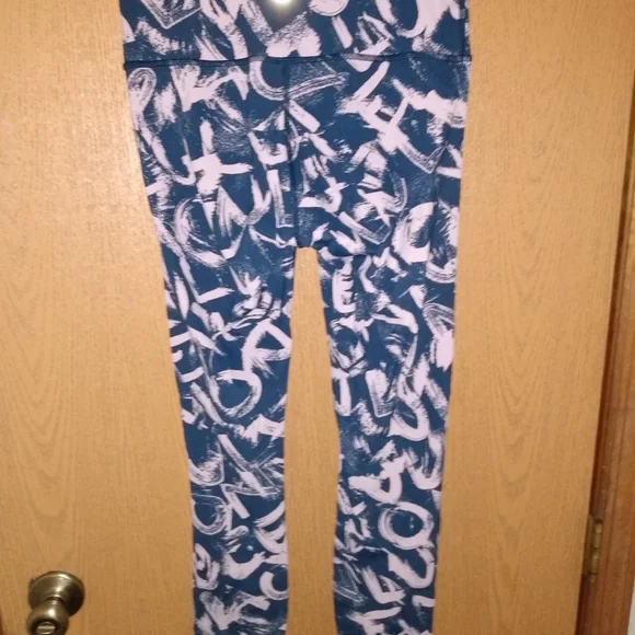 Lululemon Leggings 💙🩷 - Picture 4 of 7